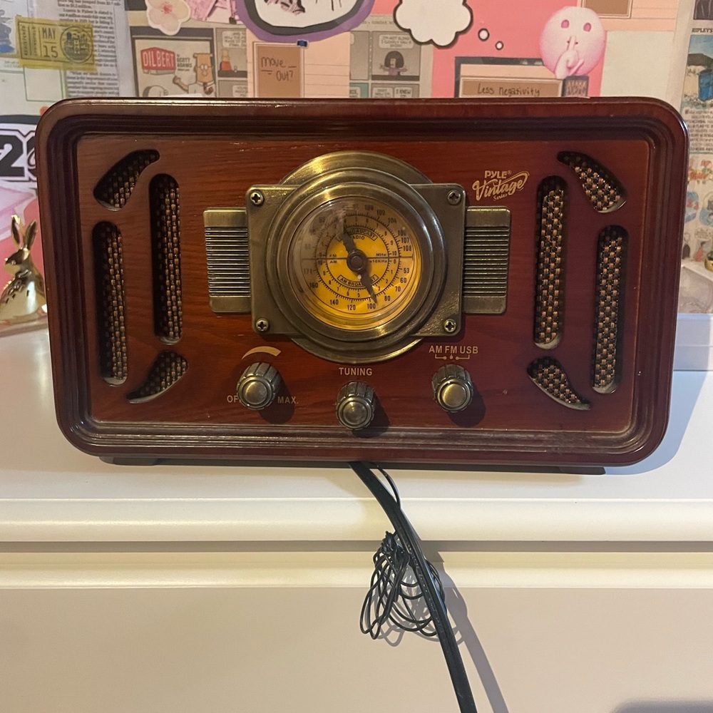 Pyle vintage radio